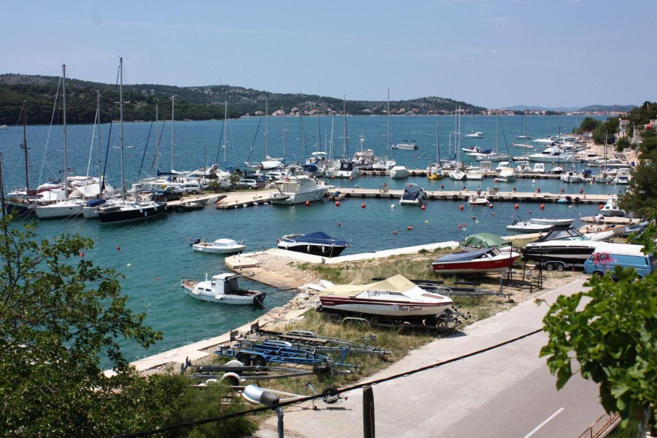 Apartments By The Sea Tisno, Murter - 5141 מראה חיצוני תמונה